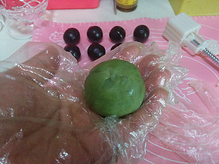 抹茶豆沙<a href=/shicai/guopin/Tao/index.html target=_blank><u>桃</u></a>山月饼