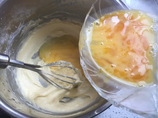 <a href=/shicai/mimian/QiaoKeLi/index.html target=_blank><u>巧克力</u></a>纸杯蛋糕