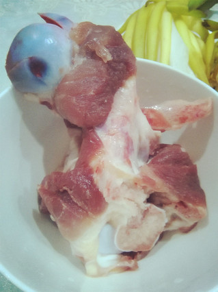 <a href=/shicai/rouqin/LongGu/index.html target=_blank><u>龙骨</u></a>花汤