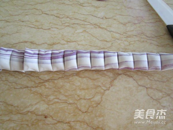 <a href=/shicai/guopin/Zao/index.html target=_blank><u>枣</u></a>泥彩色汤圆的做法