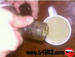 番<a href=/shicai/guopin/ShiLiu/index.html target=_blank><u>石榴</u></a>的吃法6