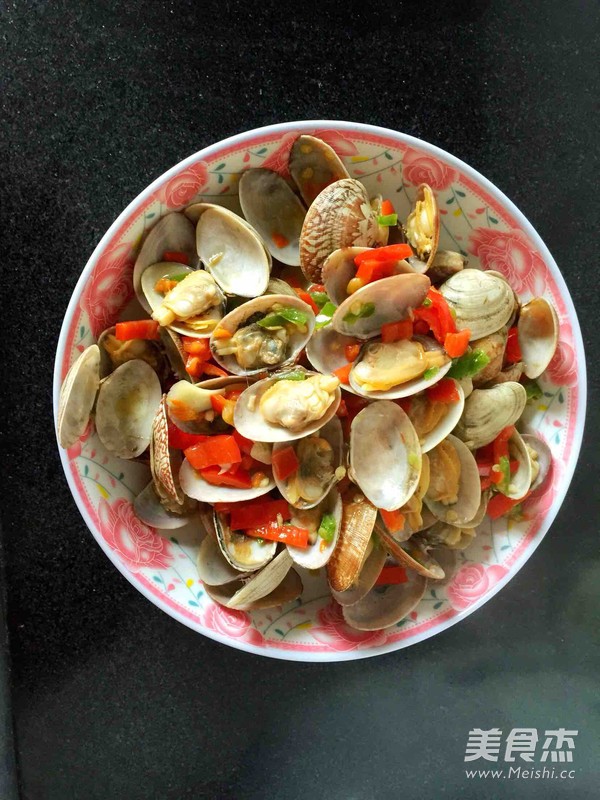 辣炒<a href=/shicai/shuichanpin/HuaGe/index.html target=_blank><u>花蛤</u></a>的做法