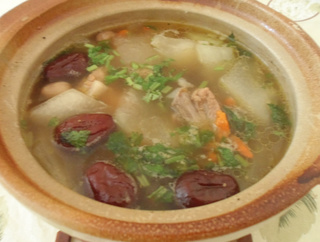 <a href=/shicai/rouqin/PaiGu/index.html target=_blank><u>排骨</u></a><a href=/shicai/shucai/DongGua/index.html target=_blank><u>冬瓜</u></a>汤