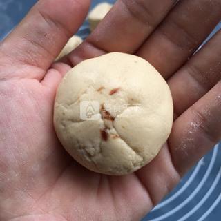 <a href=/shicai/shucai/NanGua/index.html target=_blank><u>南瓜</u></a><a href=/shicai/mimian/NuoMi/index.html target=_blank><u>糯米</u></a>饼