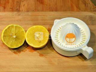 <a href=/shicai/shucai/GuiHua/index.html target=_blank><u>桂花</u></a><a href=/shicai/guopin/PingGuo/index.html target=_blank><u>苹果</u></a>糖浆