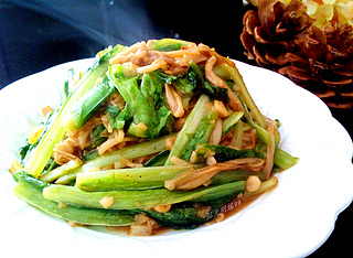 <a href=/shicai/shucai/YouMaiCai/index.html target=_blank><u>油麦菜</u></a>炒金针菇