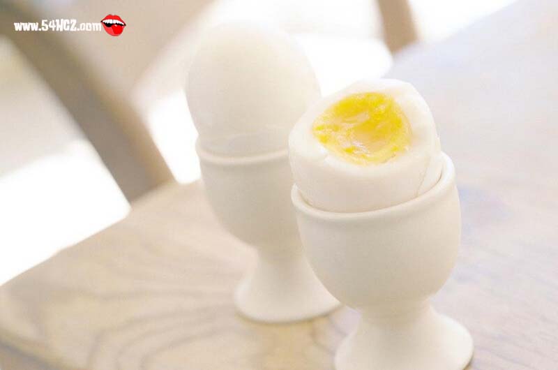 白水煮<a href=/shicai/rouqin/JiDan/index.html target=_blank><u>鸡蛋</u></a>的营养3