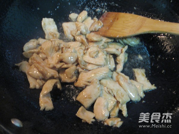 #感恩节#<a href=/shicai/rouqin/ZhengJi/index.html target=_blank><u>鸡肉</u></a><a href=/shicai/shucai/XiangGu/index.html target=_blank><u>香菇</u></a><a href=/shicai/shucai/YouCai/index.html target=_blank><u>油菜</u></a>的做法