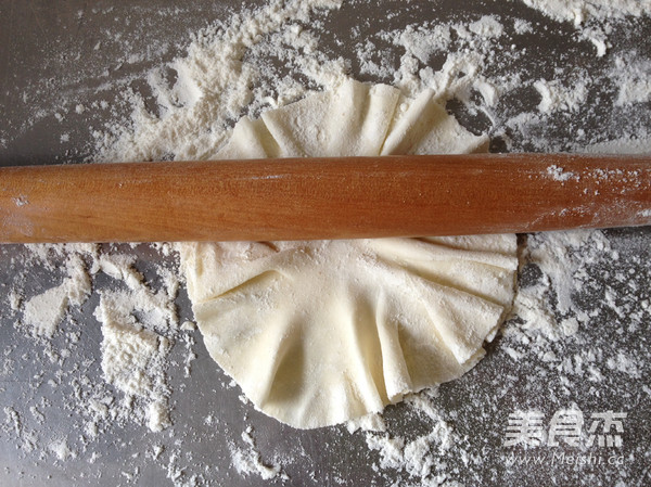 <a href=/shicai/mimian/HeiMi/index.html target=_blank><u>黑米</u></a>烧麦的做法