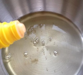 樱花<a href=zt/qifengdg target=_blank><u>戚风蛋糕</u></a>卷