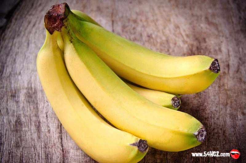 空腹吃<a href=/shicai/guopin/XianJiao/index.html target=_blank><u>香蕉</u></a>的危害3
