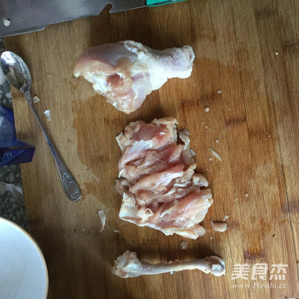 奥尔良<a href=/shicai/rouqin/JiTui/index.html target=_blank><u>鸡腿</u></a>饭的做法