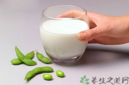 肺热咳嗽吃什么好 肺热咳嗽吃什么好