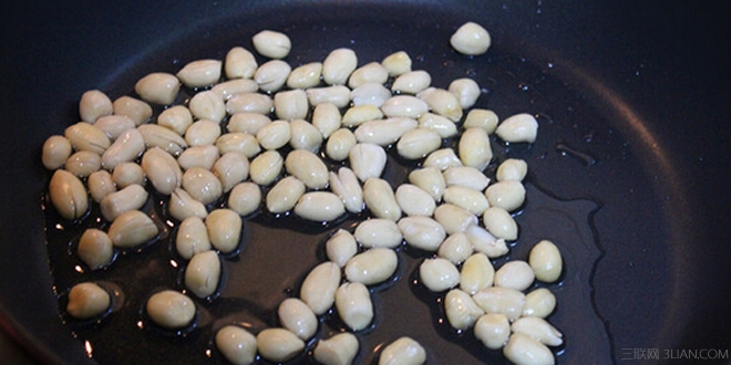 <a href=zt/liangfen target=_blank><u>凉粉的做法大全</u></a> 自制<a href=/shicai/mimian/LvDou/index.html target=_blank><u>绿豆</u></a>凉粉开胃消暑