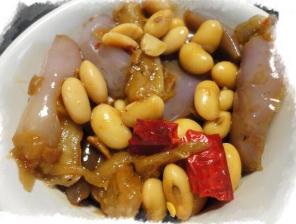 酸辣下饭的<a href=/shicai/mimian/HuangDou/index.html target=_blank><u>黄豆</u></a>炒<a href=/shicai/shucai/QieZi/index.html target=_blank><u>茄子</u></a>怎么做?