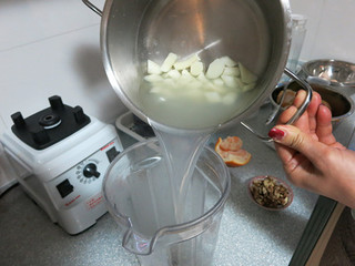 香滑<a href=/shicai/shucai/ShanYao/index.html target=_blank><u>山药</u></a>核<a href=/shicai/guopin/Tao/index.html target=_blank><u>桃</u></a>露