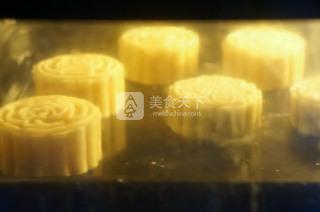 广式椰蓉蛋黄月饼