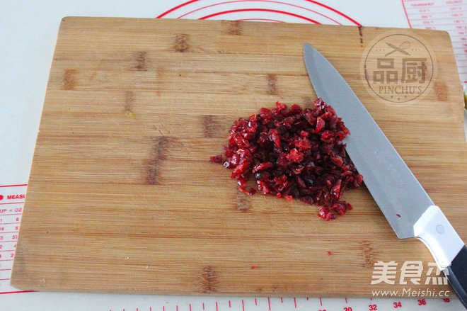 <a href=/shicai/guopin/ManYueMei/index.html target=_blank><u>蔓越莓</u></a>牛轧糖的做法