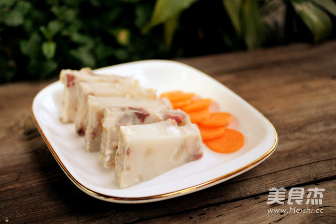 雪花<a href=/shicai/rouqin/NiuRou/index.html target=_blank><u>牛肉</u></a>冻的做法