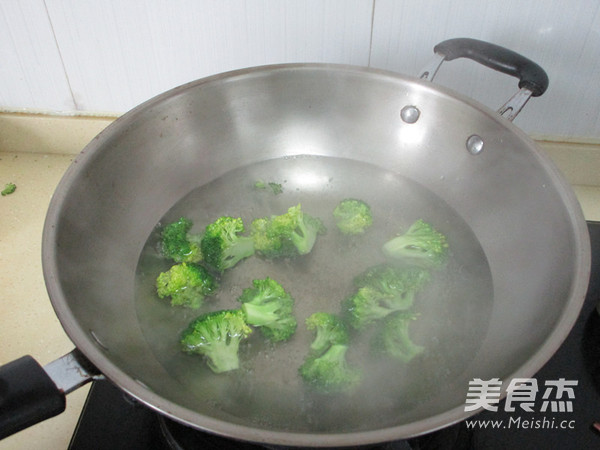 <a href=/shicai/shucai/MoGu/index.html target=_blank><u>蘑菇</u></a>什锦盖浇饭的做法