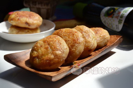 肉沫<a href=/shicai/shucai/TuDou/index.html target=_blank><u>土豆</u></a>饼