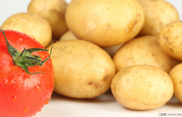 <a href=/shicai/shucai/TuDou/index.html target=_blank><u>土豆</u></a>营养吃法大排行