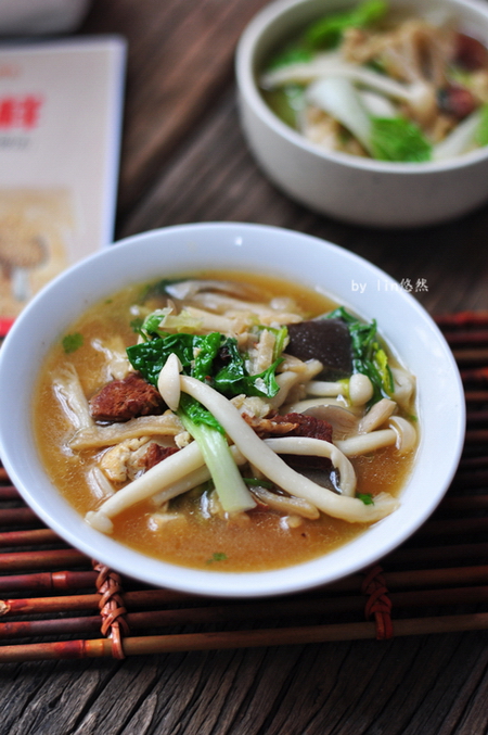 肉臊子烩莜<a href=/shicai/mimian/MianTiao/index.html target=_blank><u>面条</u></a>的做法