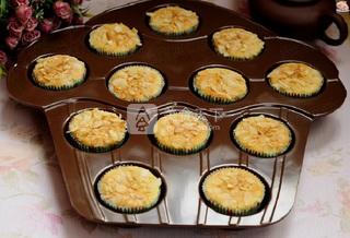 <a href=/shicai/mimian/DanNaiYou/index.html target=_blank><u>淡<a href=/shicai/mimian/NaiYou/index.html target=_blank><u>奶油</u></a></u></a>小蛋糕