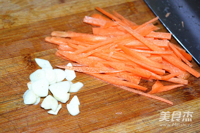 <a href=/shicai/shucai/XiangGu/index.html target=_blank><u>香菇</u></a><a href=/shicai/shucai/QingCai/index.html target=_blank><u>青菜</u></a>的做法