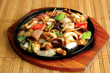 铁板<a href=/shicai/shuichanpin/YouYu/index.html target=_blank><u>鱿鱼</u></a>