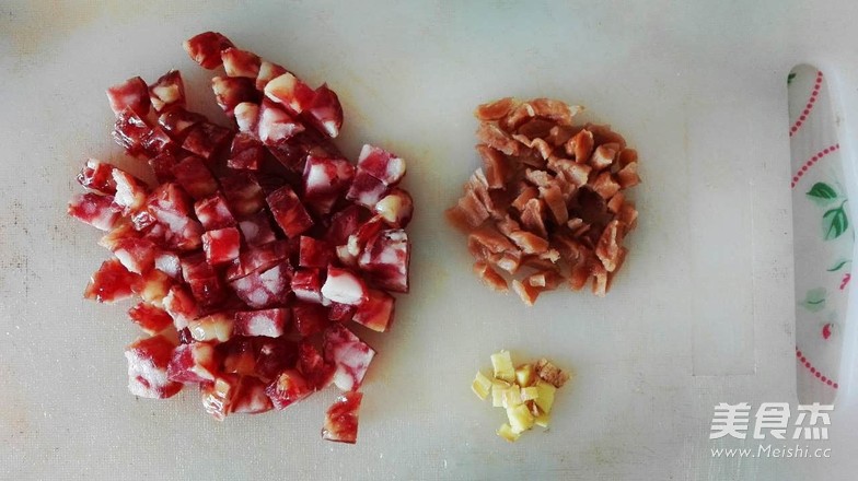 腊肠蛋炒饭的做法