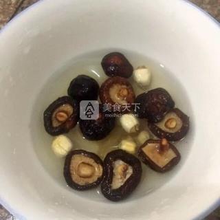 养颜<a href=/shicai/rouqin/WuJi/index.html target=_blank><u>乌鸡</u></a>汤