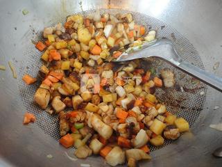 <a href=/shicai/shucai/XiangGu/index.html target=_blank><u>香菇</u></a><a href=/shicai/mimian/ShanYaoDou/index.html target=_blank><u><a href=/shicai/shucai/ShanYao/index.html target=_blank><u>山药</u></a>豆</u></a>什锦饭