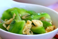 <a href=/shicai/shucai/SiGua/index.html target=_blank><u>丝瓜</u></a>炒蛋