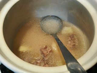 黑松露<a href=/shicai/mimian/YanMai/index.html target=_blank><u>燕麦</u></a><a href=/shicai/mimian/NaiYou/index.html target=_blank><u>奶油</u></a>汤