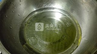 凤<a href=/shicai/guopin/Li/index.html target=_blank><u>梨</u></a>馅儿冰皮月饼