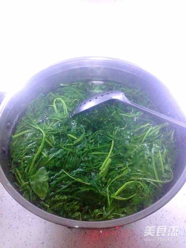 <a href=/shicai/shucai/JiCai/index.html target=_blank><u>荠菜</u></a><a href=/shicai/rouqin/ZhuRou/index.html target=_blank><u>猪肉</u></a>馅饼的做法