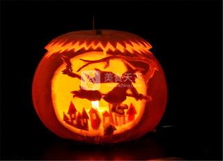 万圣节<a href=/shicai/shucai/NanGua/index.html target=_blank><u>南瓜</u></a>灯雕刻