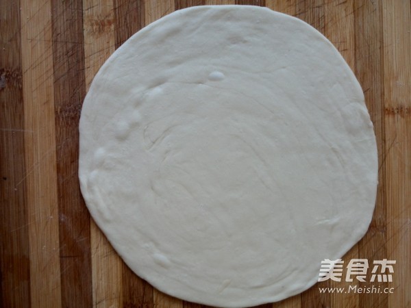 <a href=/shicai/shucai/DouJiao/index.html target=_blank><u>豆角</u></a>闷饼的做法