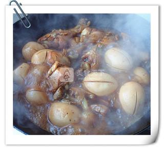 酱香<a href=/shicai/rouqin/PiPaTui/index.html target=_blank><u>琵琶腿</u></a>卤蛋