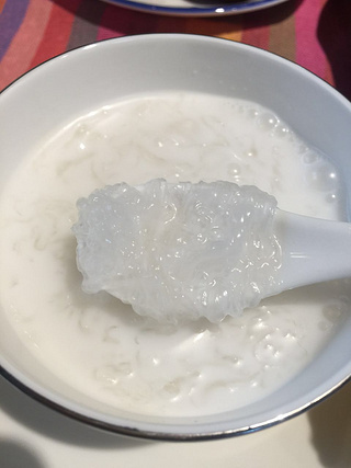 椰奶<a href=/shicai/yaoshi/YaWo/index.html target=_blank><u>燕窝</u></a>