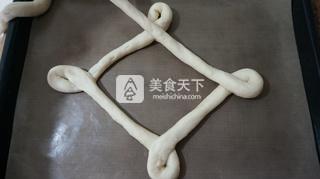 中国福<a href=/shicai/mimian/MianBao/index.html target=_blank><u>面包</u></a>