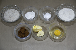 消化饼干的做法(烤箱烤全麦消化饼干--零失败经验)