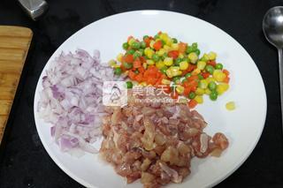 苏式咖喱<a href=/shicai/rouqin/ZhengJi/index.html target=_blank><u>鸡肉</u></a>月饼