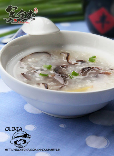 砂锅<a href=/shicai/shuichanpin/HaiSen/index.html target=_blank><u>海参</u></a>粥tF.jpg