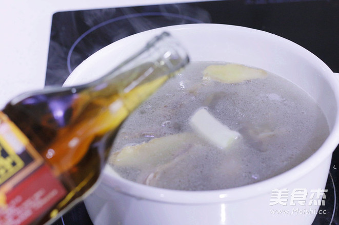 <a href=/shicai/shucai/ChunSun/index.html target=_blank><u>春笋</u></a>腊鸭汤的做法