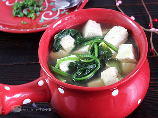 <a href=/shicai/shucai/BoCai/index.html target=_blank><u>菠菜</u></a><a href=/shicai/mimian/DouFu/index.html target=_blank><u>豆腐</u></a>汤