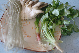 [清炖<a href=/shicai/rouqin/NiuRou/index.html target=_blank><u>牛肉</u></a><a href=/shicai/mimian/FenSi/index.html target=_blank><u>粉丝</u></a>汤]