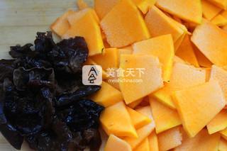 杂蔬炒<a href=/shicai/shucai/NanGua/index.html target=_blank><u>南瓜</u></a>