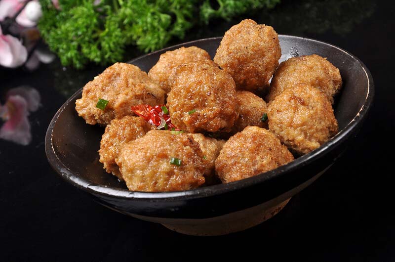 炸<a href=/shicai/rouqin/NiuRou/index.html target=_blank><u>牛肉</u></a>丸子的做法3